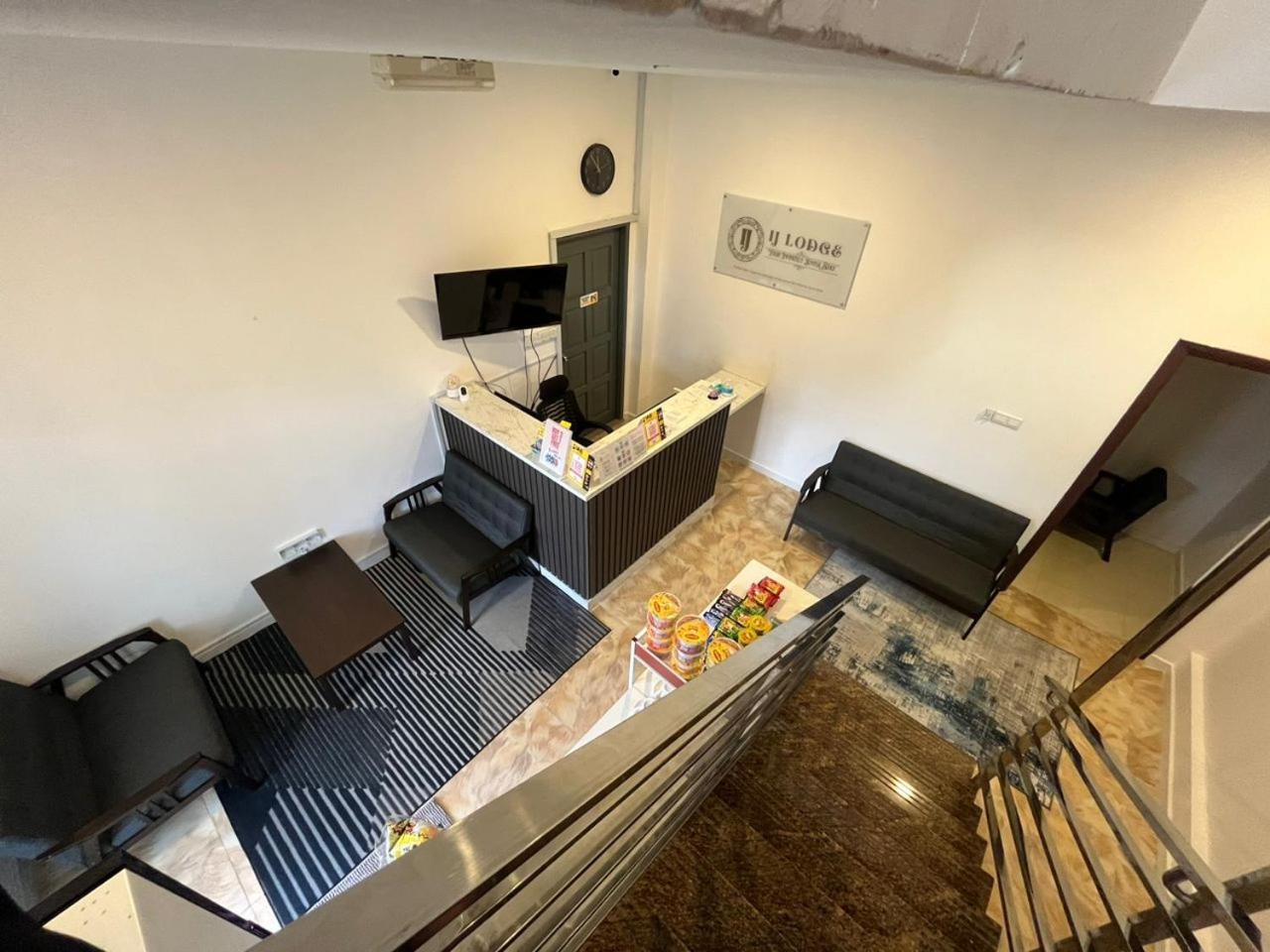 Ij Lodge Miri Kültér fotó